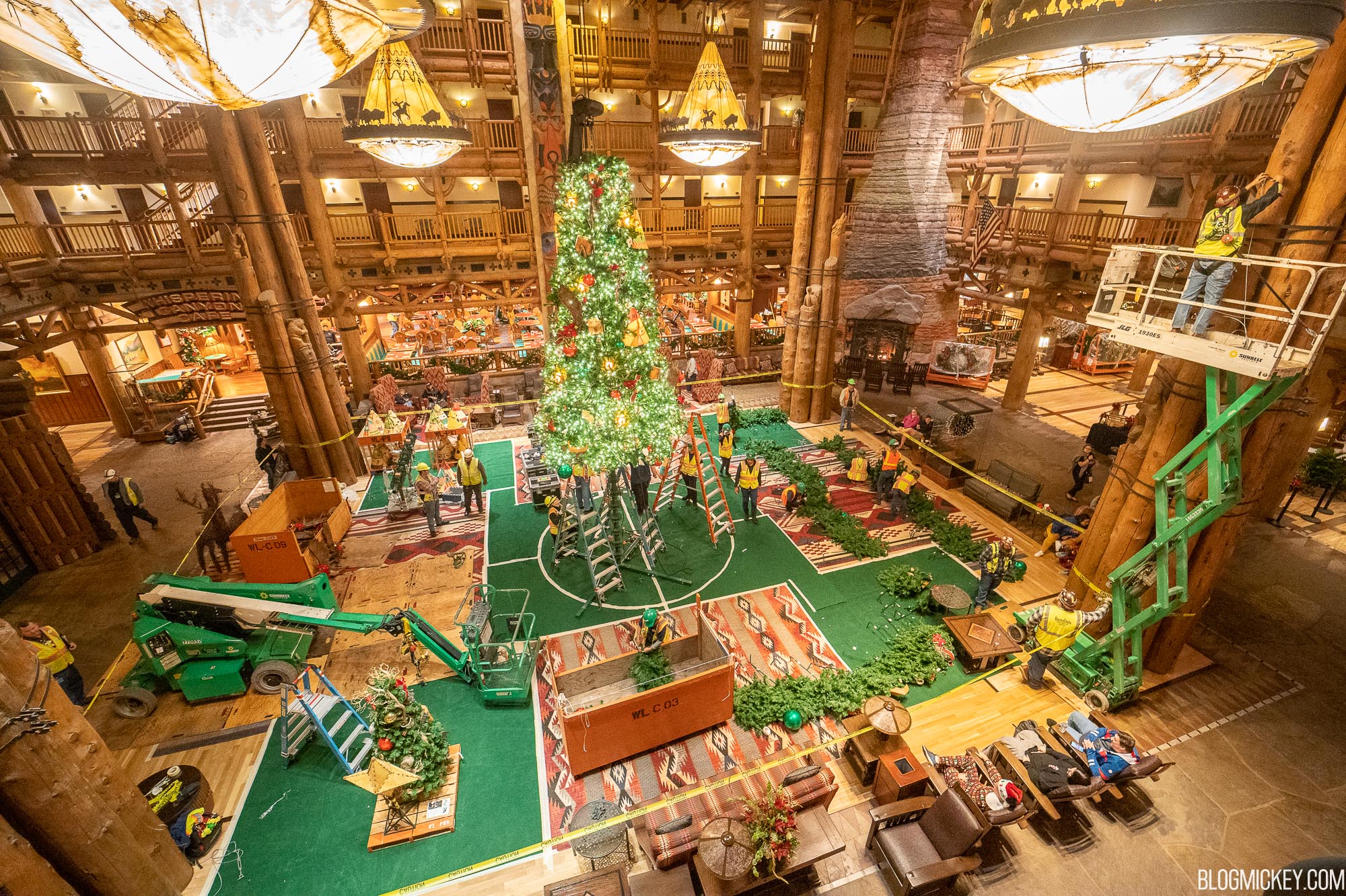 Detailed Look at Wilderness Lodge Christmas Tree Installation