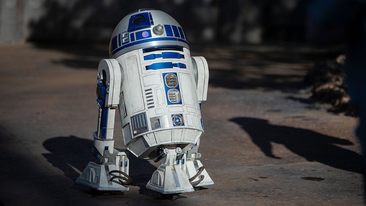 R2-D2 Now Roaming the Streets of Star Wars: Galaxy's Edge in