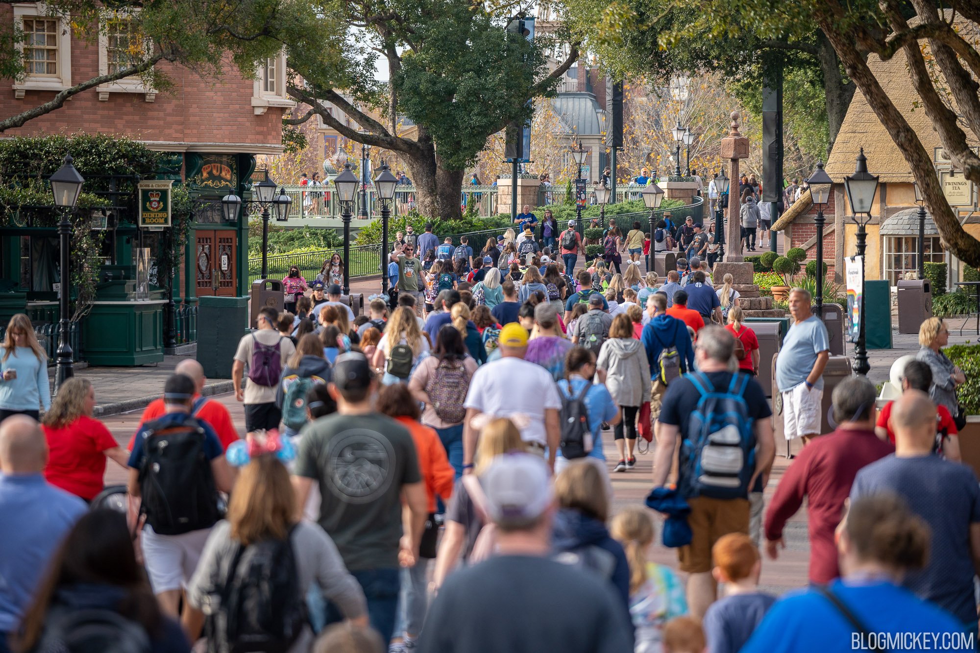 https://blogmickey.com/wp-content/uploads/2022/01/epcot-early-entry-crowds-remy-4.jpg