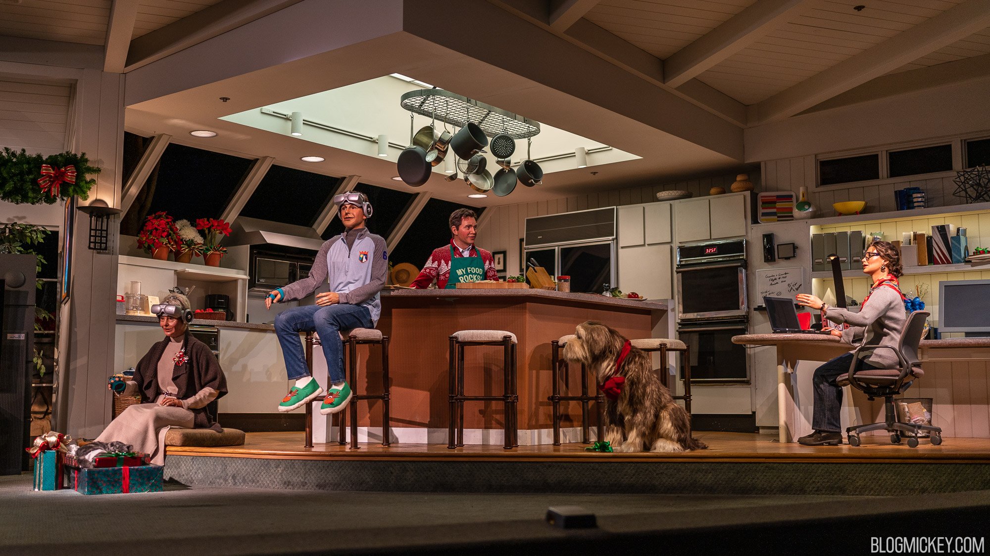 Carousel of Progress Finale Scene Updated: New Outfits and Looks For ...