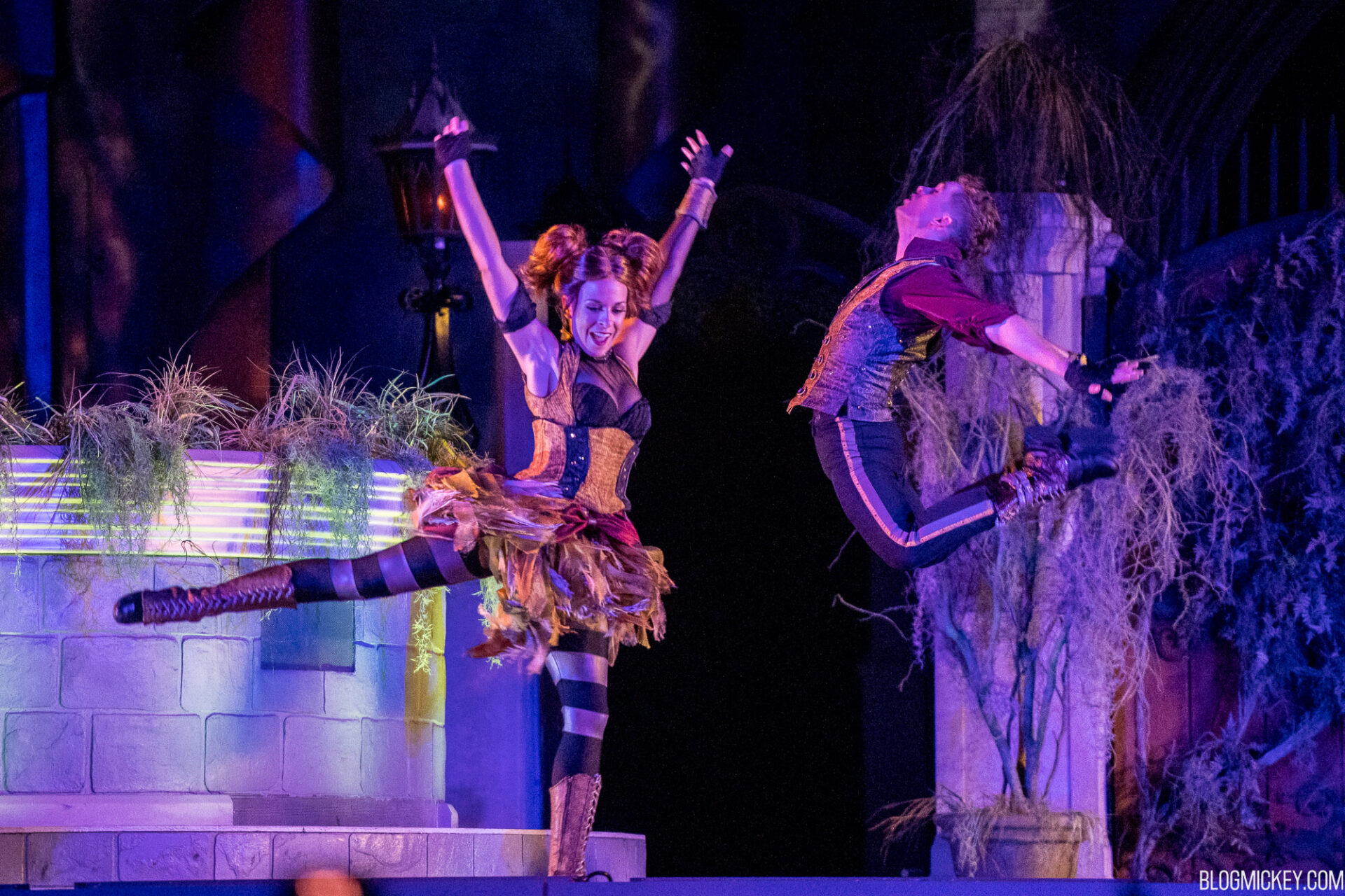 Hocus Pocus Villain Spelltacular Show Finally Debuts at Mickey's Not-So ...