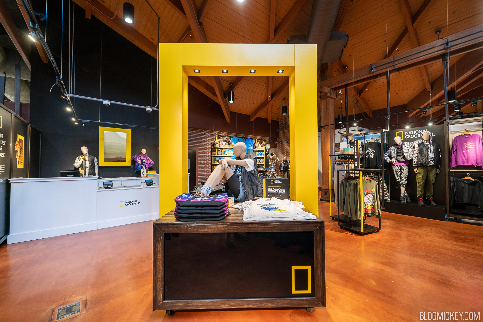 National Geographic Marvel Stores Replace The Dress Shop Wonderground Gallery At Marketplace Co Op In Disney Springs